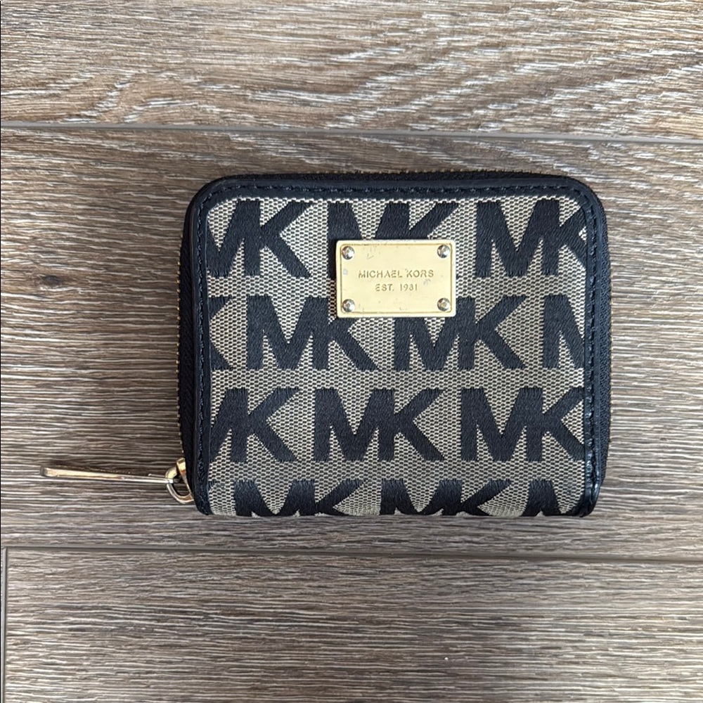 Michael Kors Jet Set brown wallet
